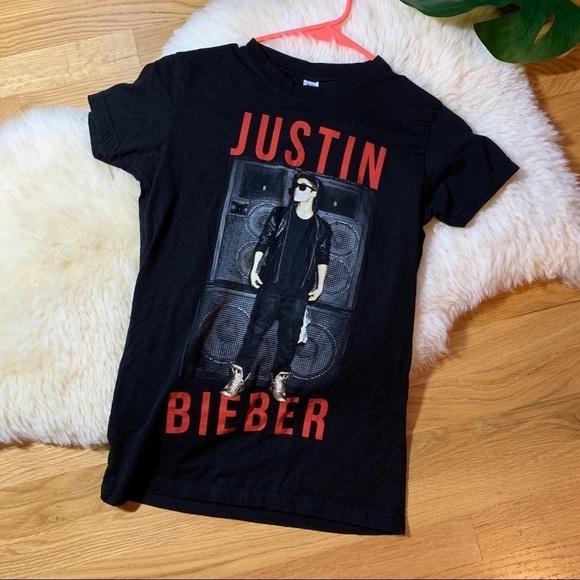 Justin Bieber ❤️Band Tee BELIEVE Tour 2018 Shirt - Picture 1 of 3